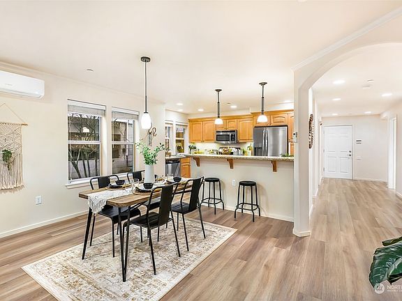 5th image of 406 Wood Street #103