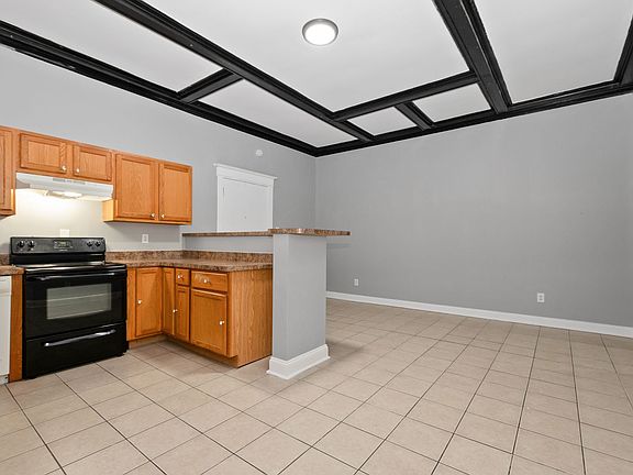 5th image of 3839-3843 S Michigan Ave #1SE