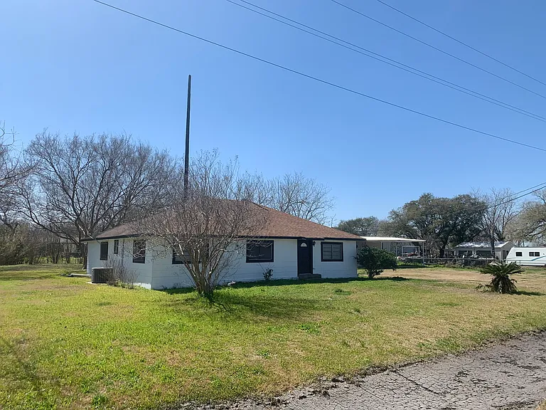 10704 State Highway 185 S — Photo 55