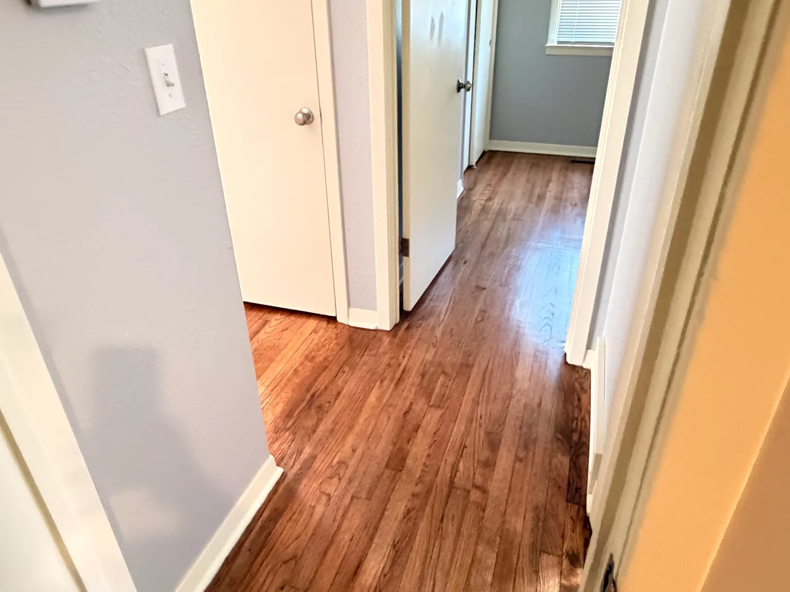 3 bed, 870 sqft, $1,500 — Photo 4