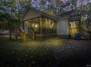 79 Lucom Point Dr, Reedville, VA 22539