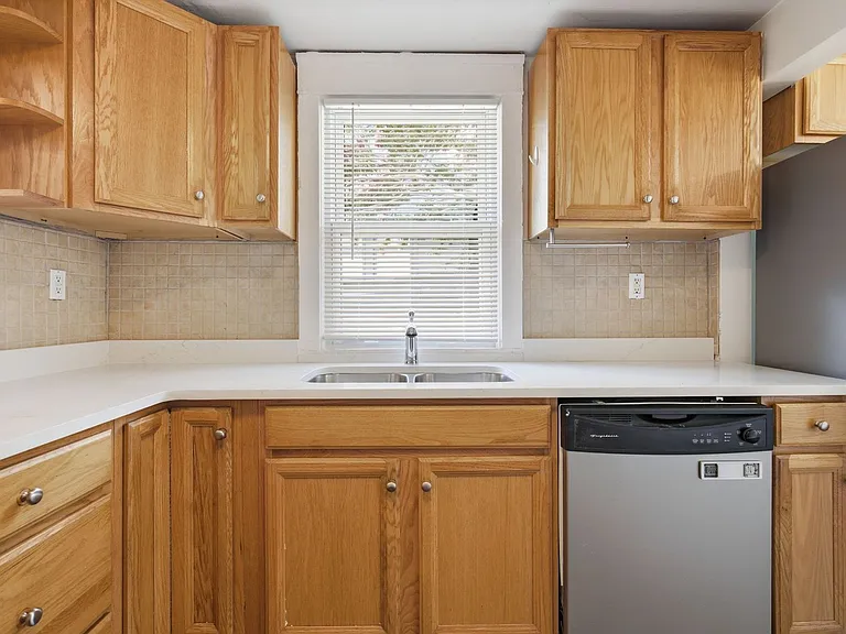 1911 Shelby Ave — Photo 16