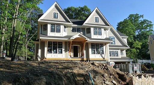 2nd image of 212 Washington Ave