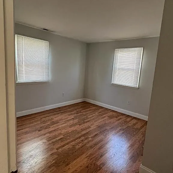 1026 Maple Ave E #1 — Photo 1