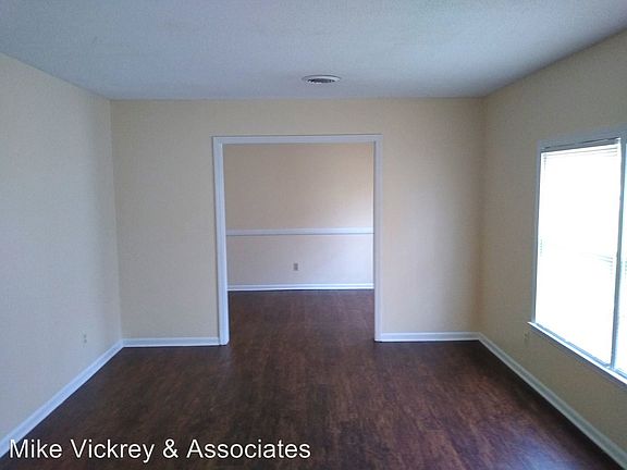 5th image of 3605 Parliament Ln