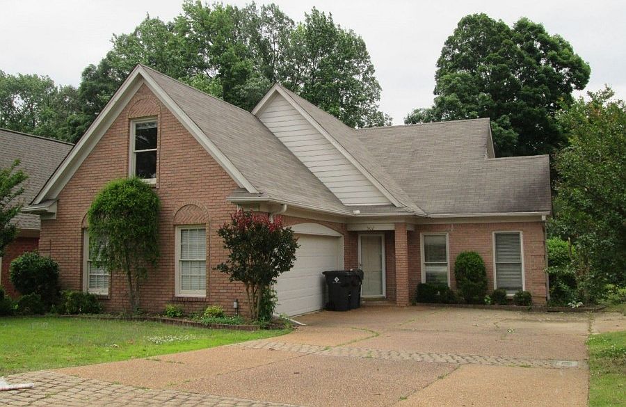 1st image of 502 Fairway Oaks Dr