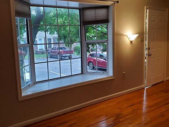 2nd image of 102 Parkside Dr