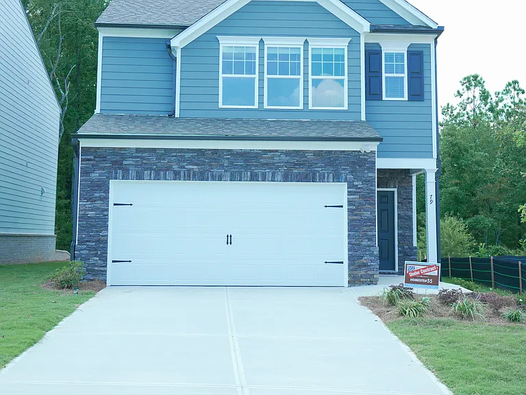 79 Pineview Dr — Photo 1