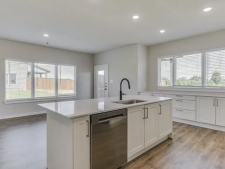 4402 Clovis Ave — Photo 13