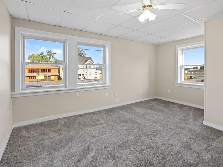 113 N Roche St — Photo 10
