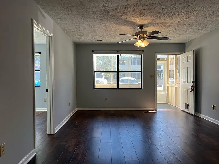1240 Shalom Dr — Photo 4