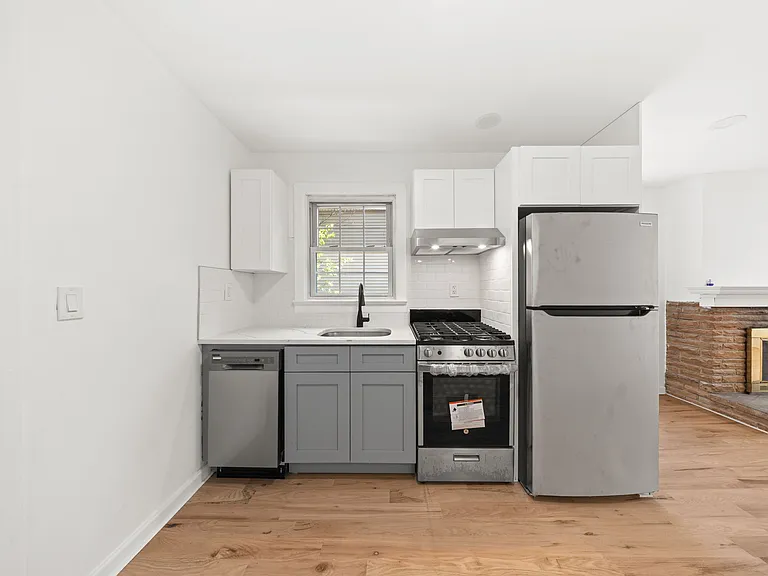 493 Beverly Rd #2 — Photo 7