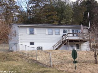132 Cherry Hill Ln, Newport, VA 24128