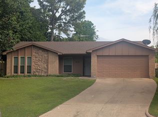 4218 Hunters Ct, Arlington, TX 76016