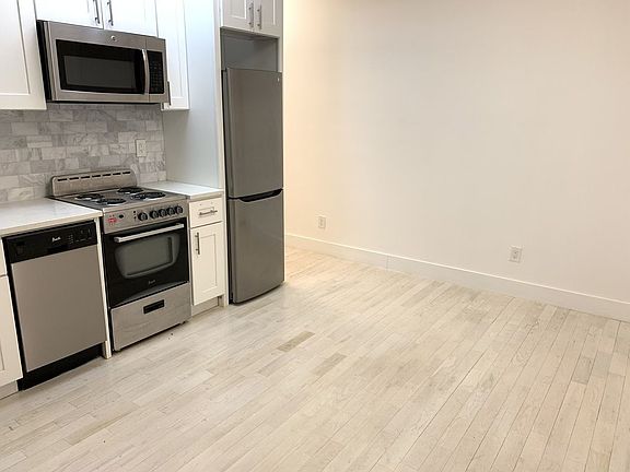 2nd image of 1236 Pacific St APT 2B