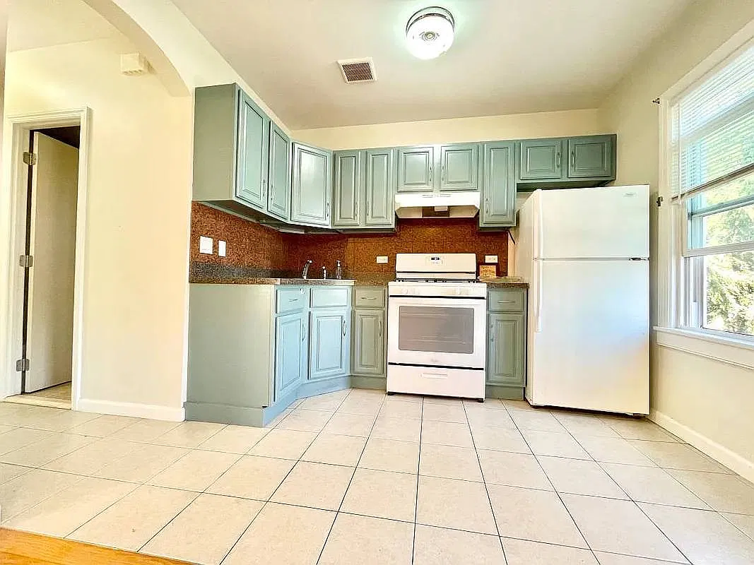 1 bed, 800 sqft, $2,700 — Photo 4