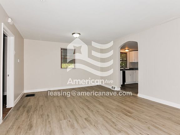 816059_003_wm_-_living_room_13252203.jpg