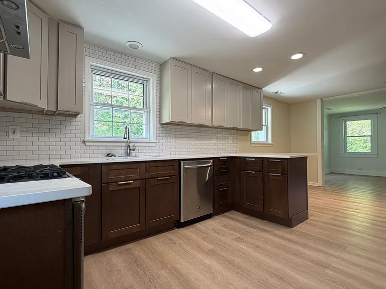 681 Combs Cir — Photo 15