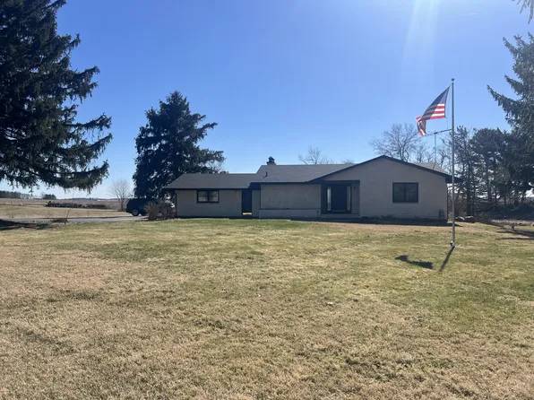 3743 Richland Rd NE, Pleasantville, OH 43148