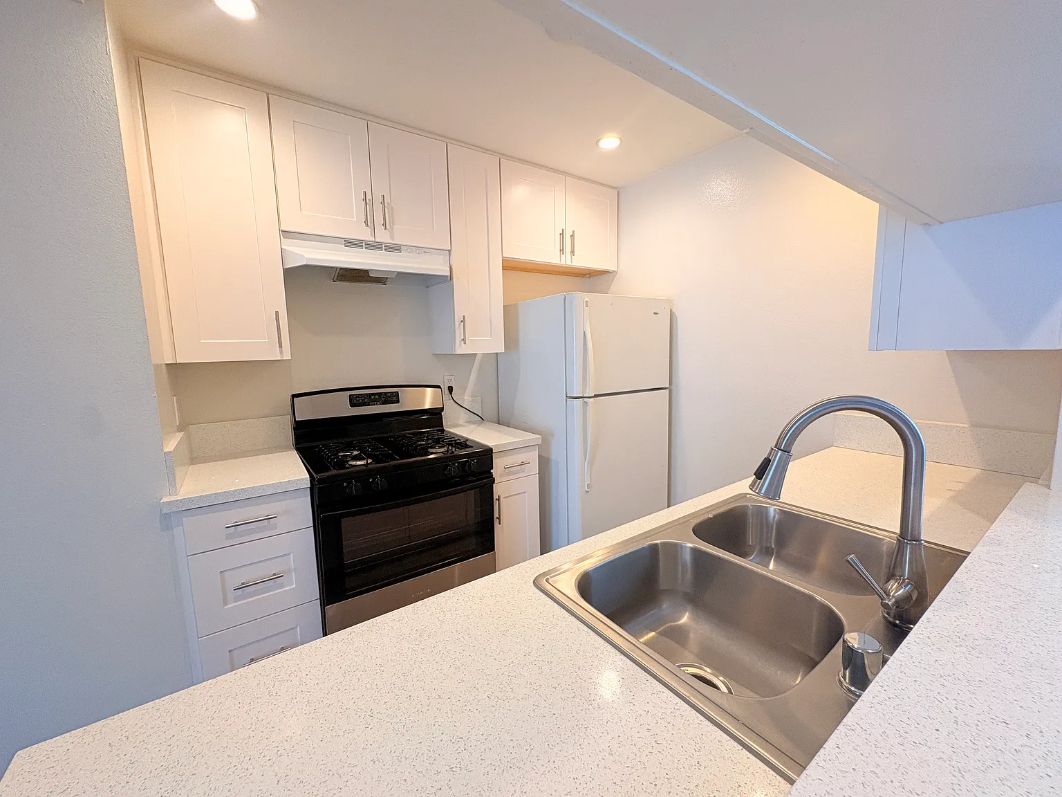 1 bed, 850 sqft, $2,450 — Photo 4