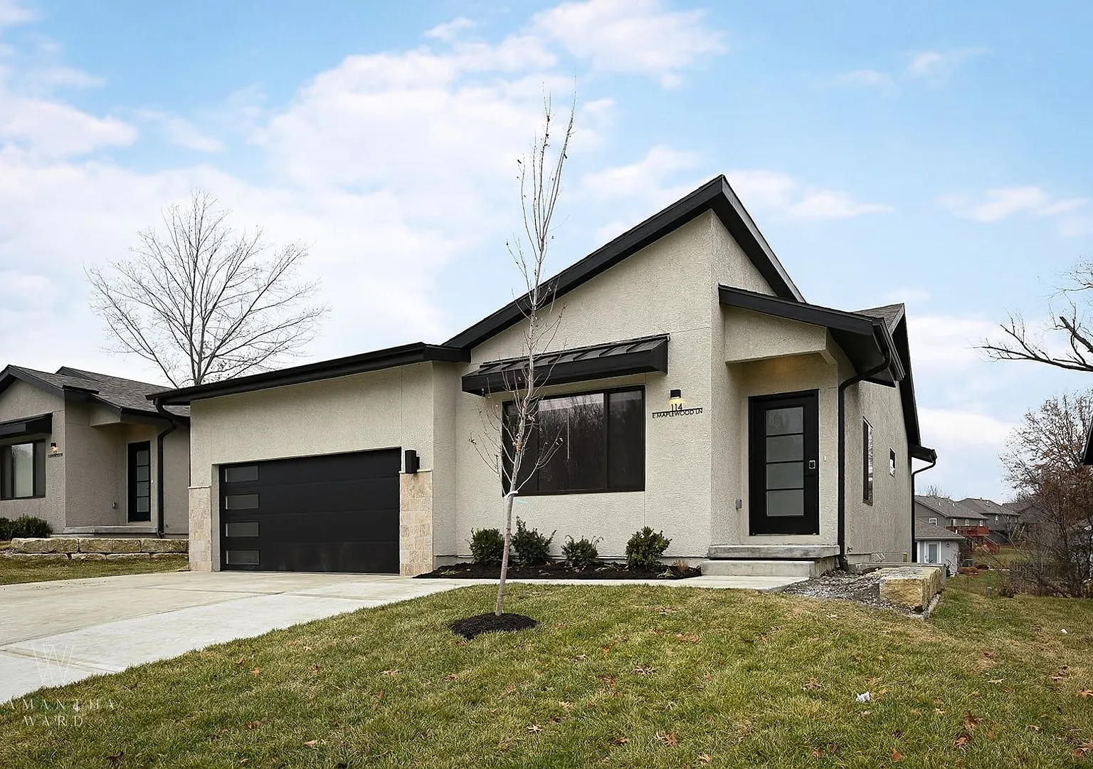 Stunning 2-bedroom, 2-bathroom, 2-car Single Family Home In Raymore MO — Photo 2