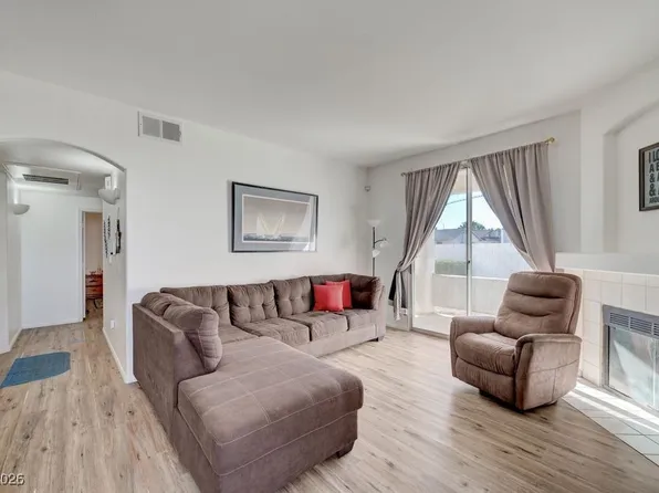 1300 S Arlington St APT 132, Sunrise Manor Town, NV 89104