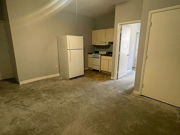 5th image of 236 Bridge St #1
