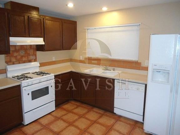 5th image of 1280 Golden Apple St