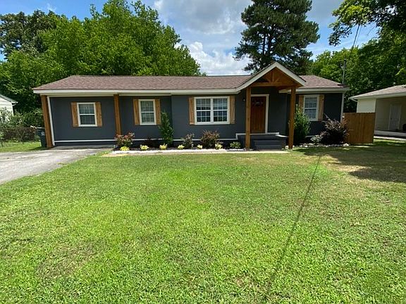 2nd image of 3842 Birmingham Dr