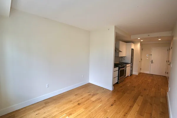 Rented by Vertical Real Estate LLC | media 4