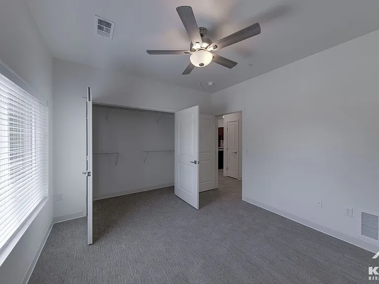 Liberty Gardens Apartments — Photo 34