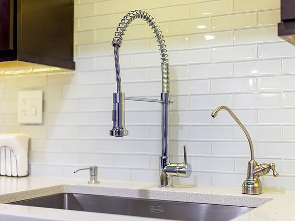 5th image of 5005 Enfield Ave APT 205