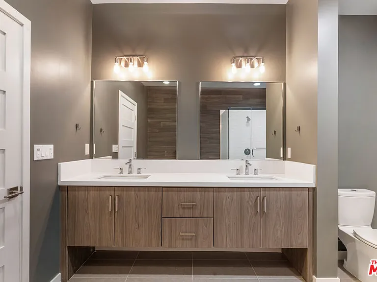 1045 Manzanita St — Photo 22