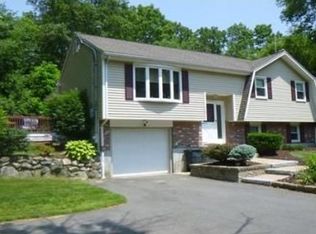 745 Pearl St, Reading, MA 01867