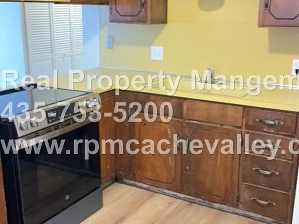 565 Dee Ave, Logan, UT