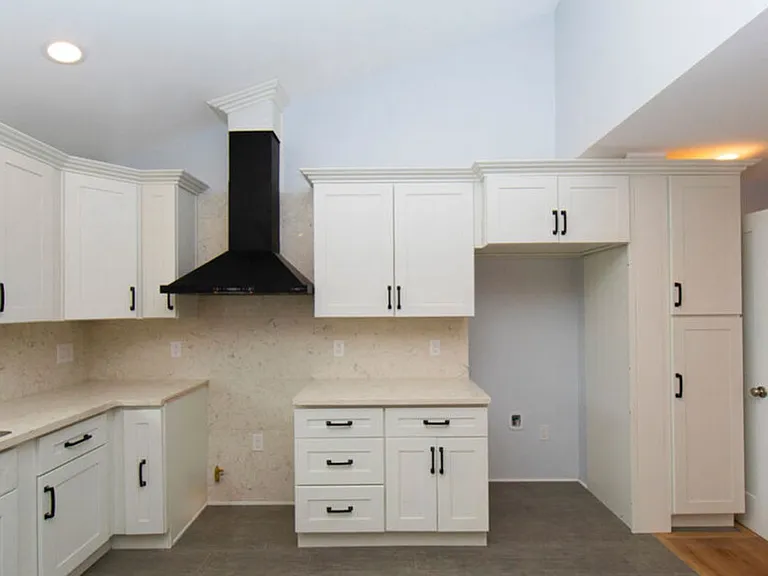 2208 S Harcourt Ave — Photo 6