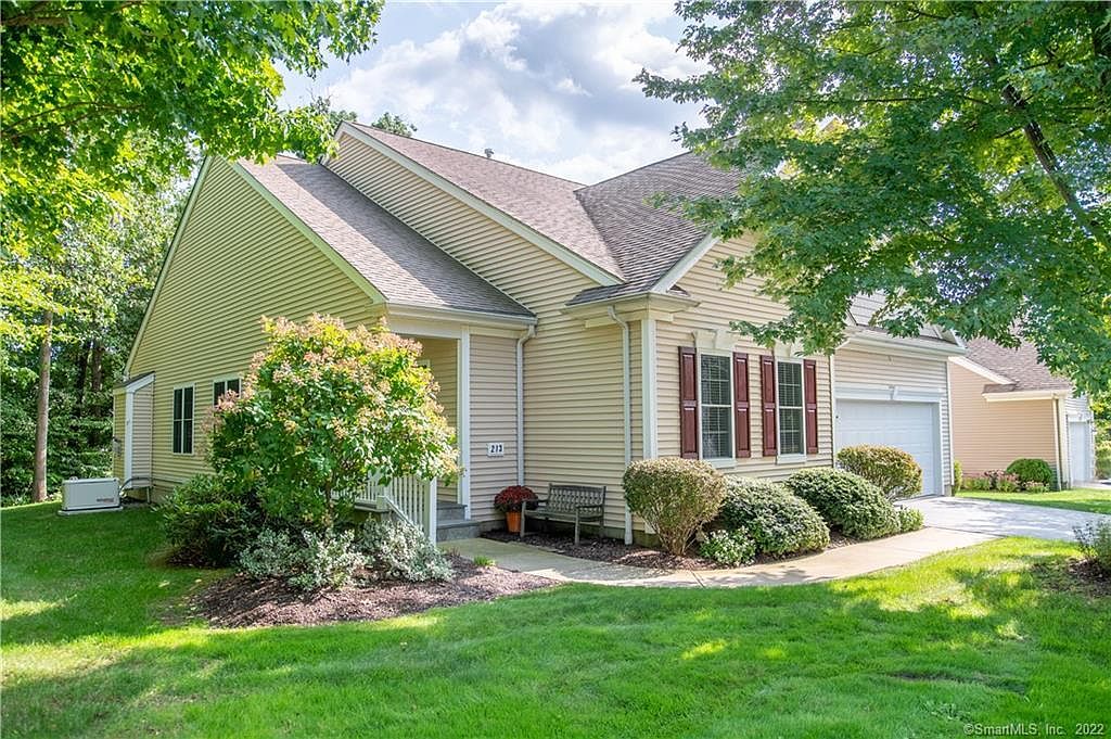 213 Chip Shot Ln UNIT 213, Oxford, CT 06478 Zillow