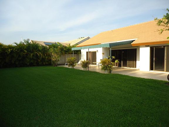 4th image of 9495 Sun Pointe Dr