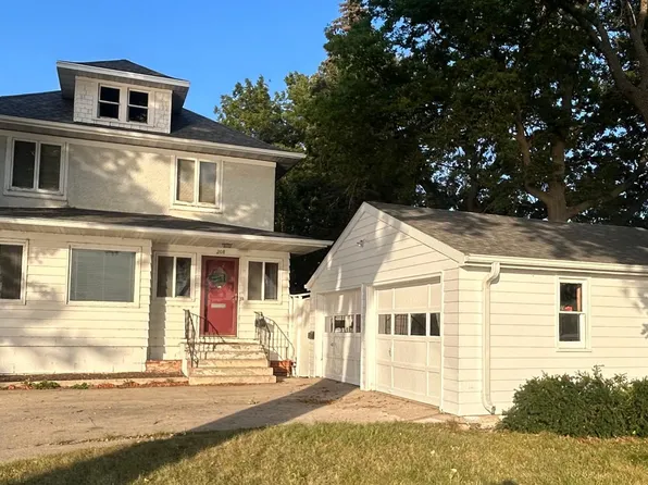 208 Lake St, Worthington, MN 56187