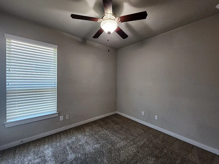 1143 Creekside Orch — Photo 18