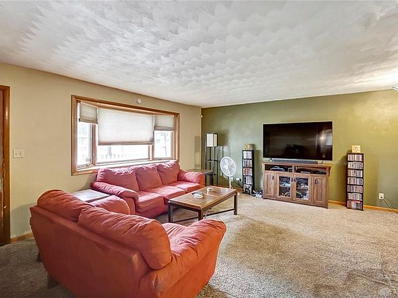 5th image of 863 Butternut Dr
