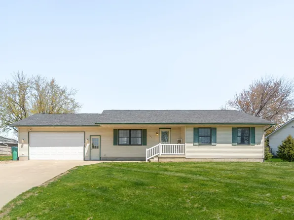 502 14th St NE, Independence, IA 50644