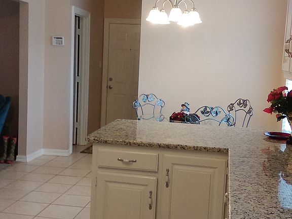 Kitchen/ Breakfast Nook