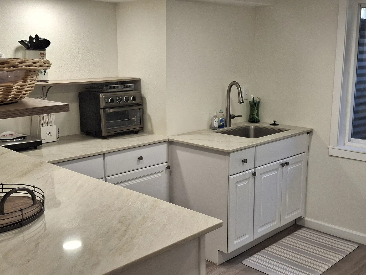 333 Gladstone Cir — Photo 4