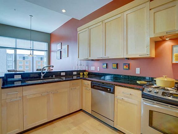 5th image of 309 W Washington Ave Unit 714