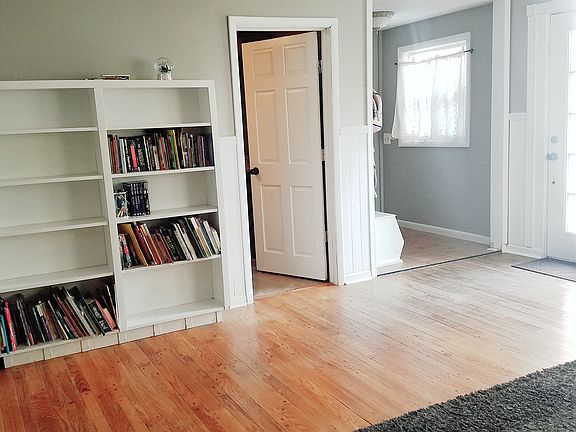 2nd image of 215 White St