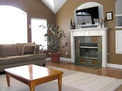 2nd image of 2027 Camelot Dr