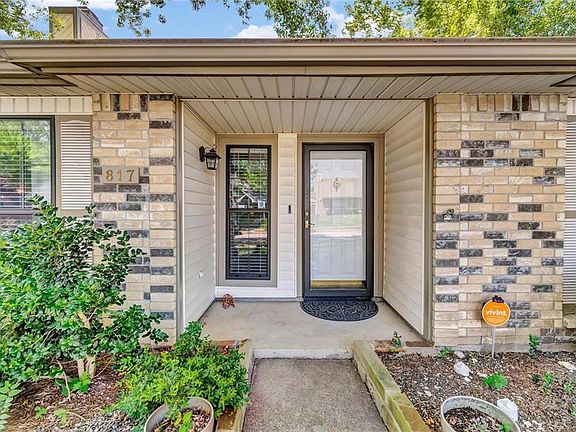 3rd image of 817 Plummer Dr