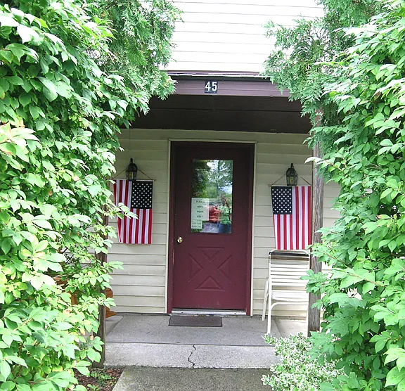 45 E River St — Photo 1