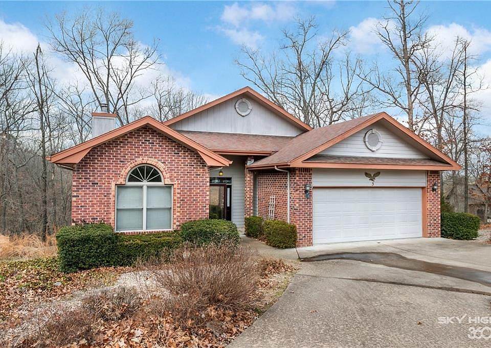 1st image of 5 Cambria Dr
